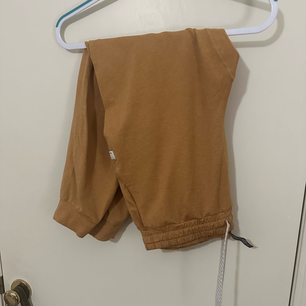 Vuori Performance Joggers